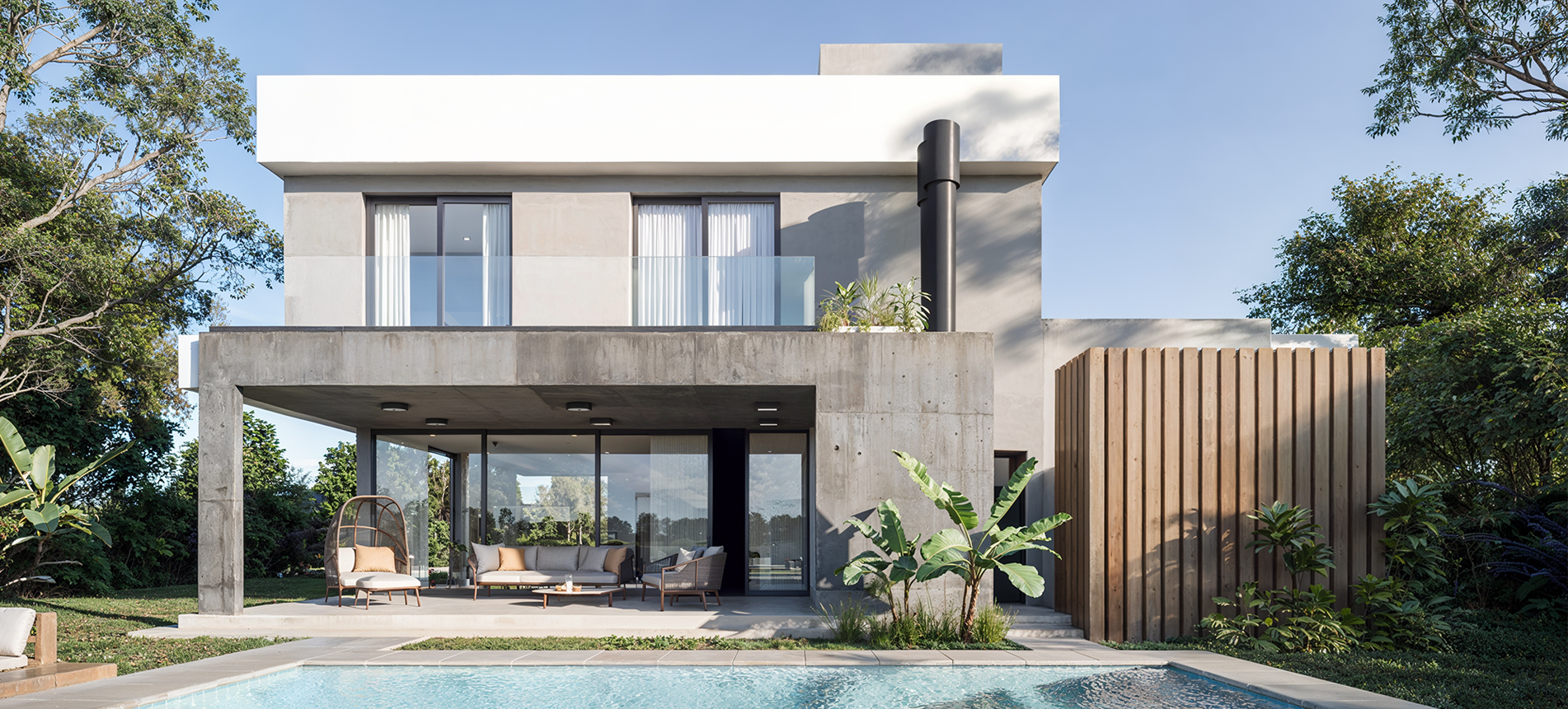 MM-CL-04-CAM_08-01_slider